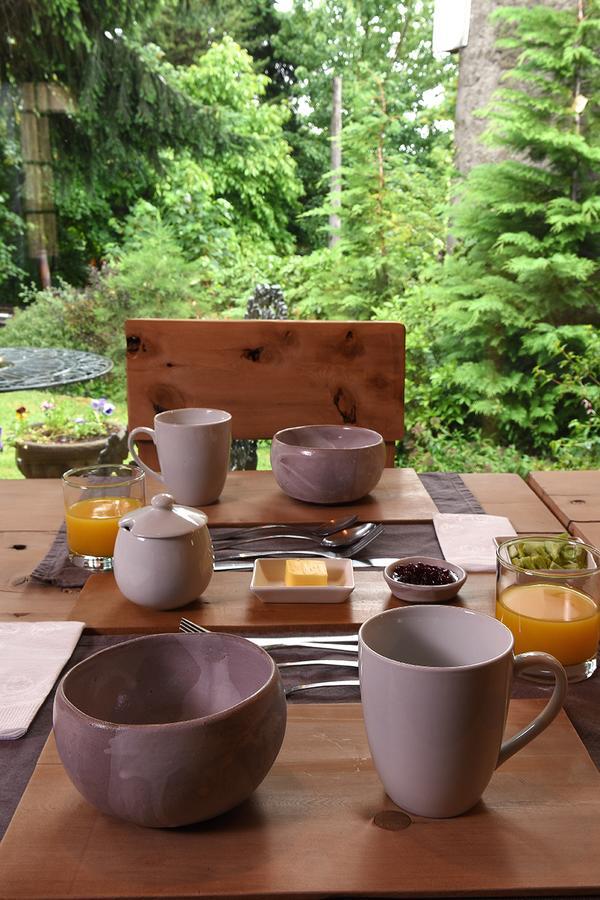 Raices Bed And Breakfast Coyhaique Bagian luar foto