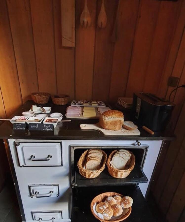 Raices Bed And Breakfast Coyhaique Bagian luar foto